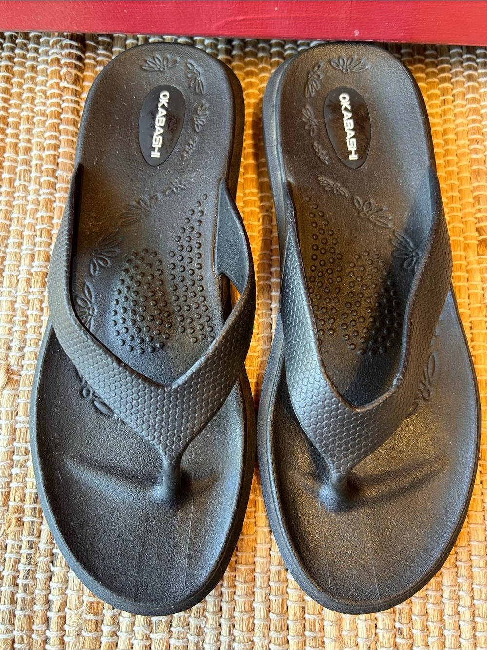 OKABASHI ‘Maui’ s7.5-8 Black Textured Comfort Flip Flops-look NEW-super comfy